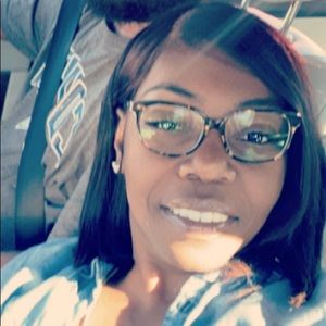 Meet your Posher, Traci